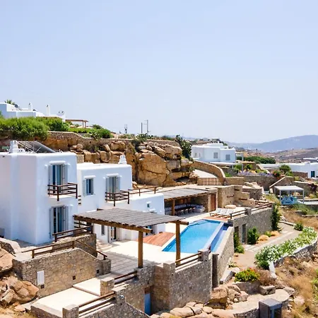 Olivia Mykonos *